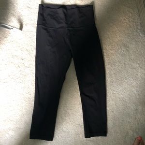 Lululemon black wunder under hi rise luxtreme crop